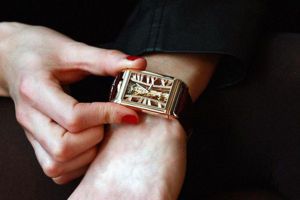 Đồng hồ Corum Golden Bridge: Kiệt tác đồng hồ hiện đại