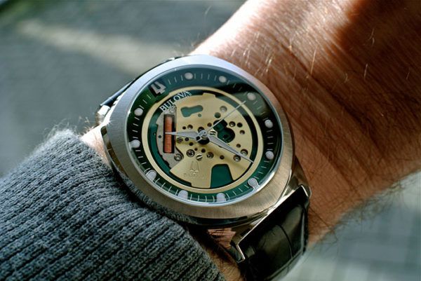 đồng hồ Bulova Accutron