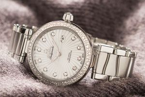 BST Ladymatic của đồng hồ Omega De Ville sang trọng và quý phái