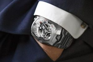 đồng hồ Urwerk