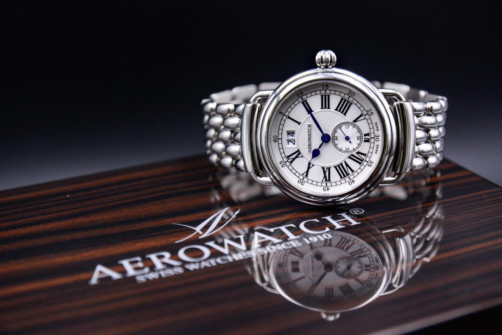 đông hồ dây kim loại