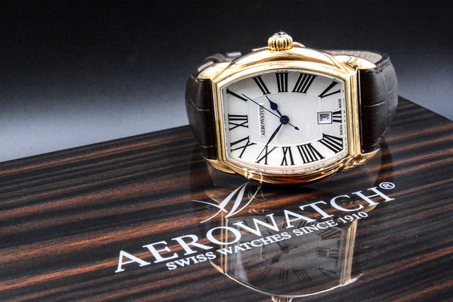 đồng hồ pin xuât xứ thụy Sỹ