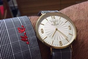 Lý do nào khiến đồng hồ dây vải nam Colonna thật khác biệt? 1