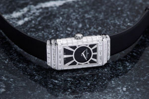 Đồng hồ dây da mặt chữ nhật Hermes- Phong thủy và thời trang