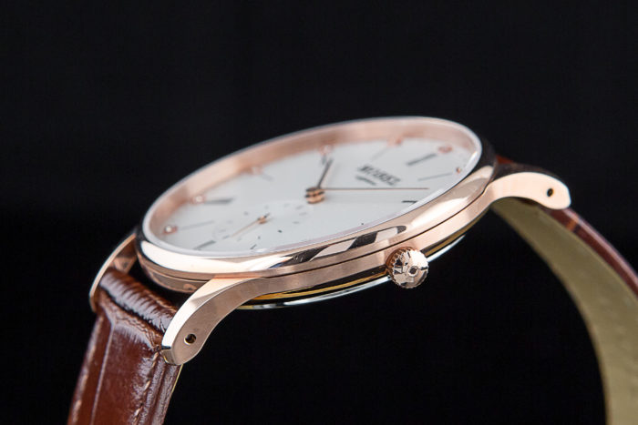 Chất liệu vỏ của đồng hồ Nobel làm từ gì? Có bền không? 2 vỏ của đồng hồ Nobel làm từ gì