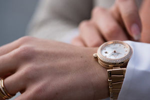 Những mẫu đồng hồ Omega nữ dây kim loại đẹp mê hồn người