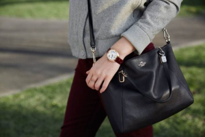 Những điều cần biết khi mua đồng hồ nữ dây da ở Hà Nội