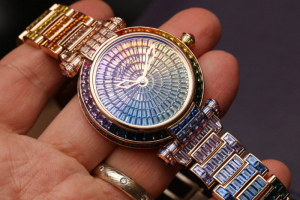 Đồng hồ nữ đá saphia chưa bao giờ lỗi mốt ở Việt Nam