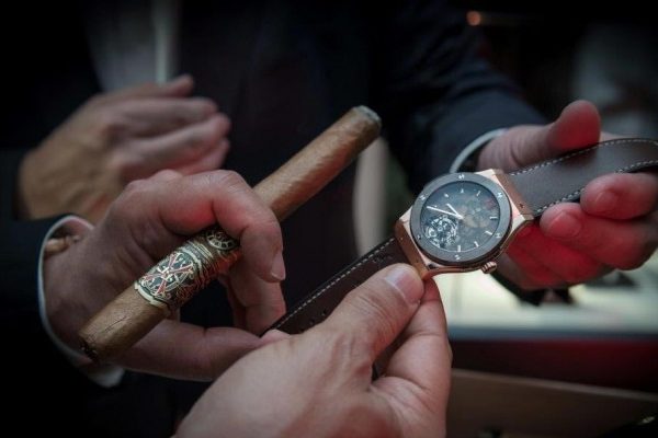 Ấn tượng với đồng hồ nam đẹp nhất “Hublot Frobidden X”