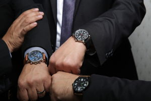 đồng hồ chính hãng bình dân wenger