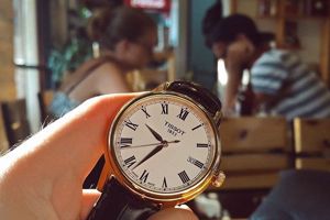 dong ho tissot day da 5 e1500450151896