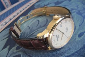 Đồng hồ Tissot Gold Luxury - Huyền thoại dòng dresswatch