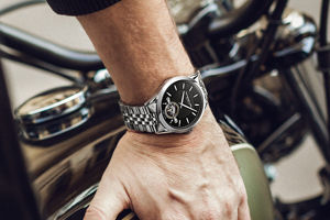 Lịch sử hãng đồng hồ Raymond Weil - “40 tuổi vẫn là thanh xuân”