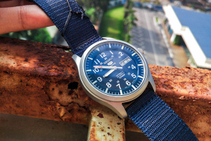 mach chang 3 mau dong ho nam the thao cua seiko nen so huu e1499817034497