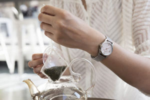 Tìm mua đồng hồ nữ ở đâu tại Hà Nội an tâm nhất ?