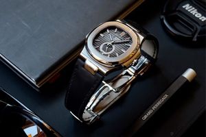 đồng hồ Patek Philippe Nautilus