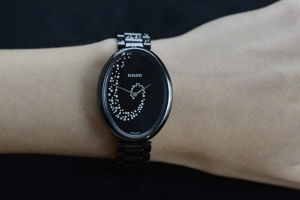 Đồng hồ Rado nữ dây đá đẹp