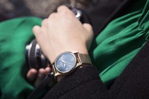 đồng hồ nữ mặt tròn