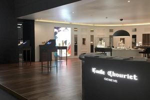 Giao thoa văn minh Đông - Tây trong đồng hồ Emile Chouriet