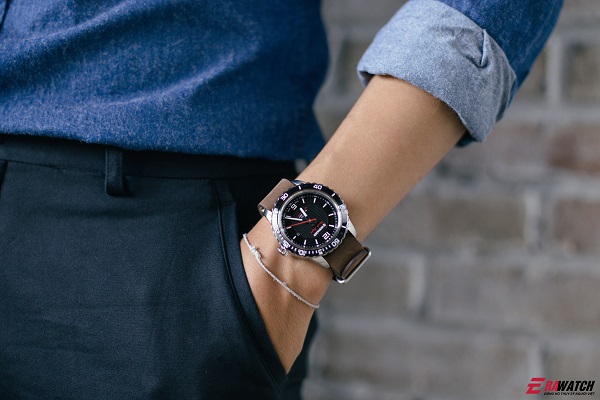Wenger Roadster Black Night - Đam mê và rủi ro