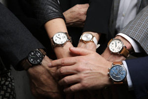 dong ho quartz day da 5 e1503267773191