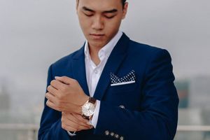 Sáng chủ nhật, nhâm nhi tách cà phê cùng với anh bạn Wenger Urban Classsic