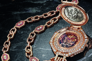 kclneyjesgmm4jgotu0imonete pendant high jewelry watch opened e1503310186984