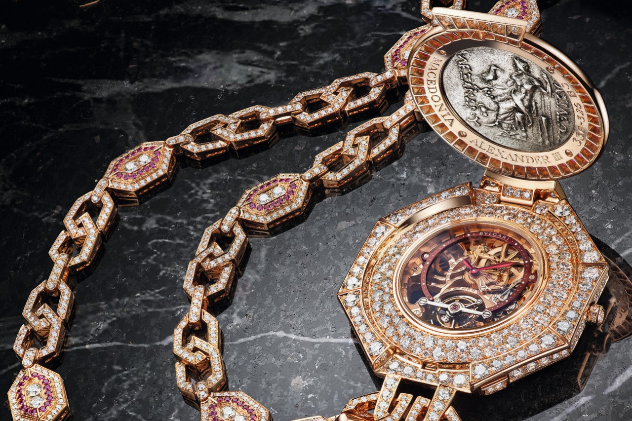 kclneyjesgmm4jgotu0imonete pendant high jewelry watch opened e1503310186984