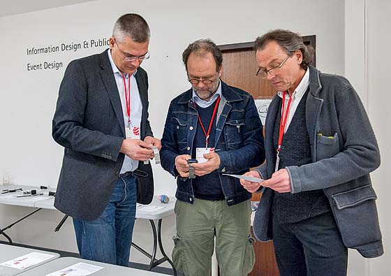 hội đồng giám khảo thẩm định đồng hồ