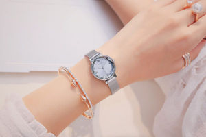 Đồng hồ xách tay Hàn Quốc