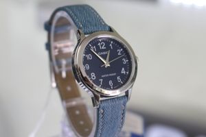 gia dong ho quartz nu