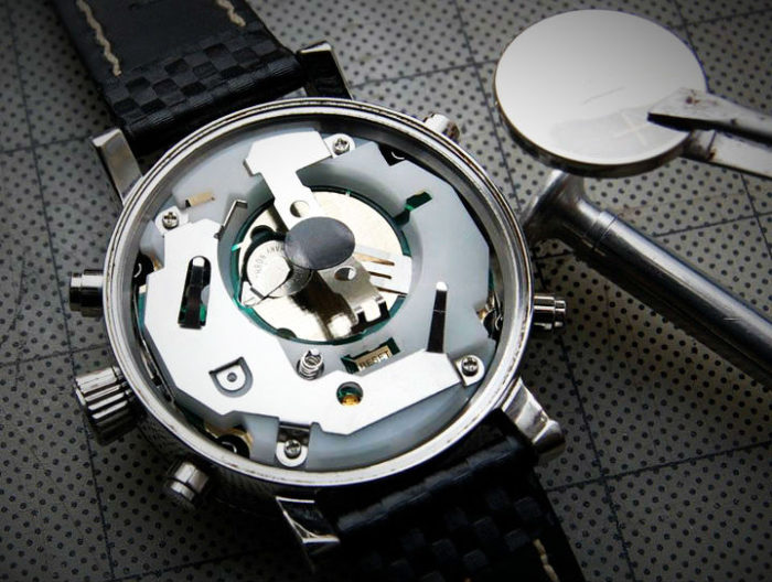 Cách sử dụng và bảo quản đồng hồ cơ đúng kiểu