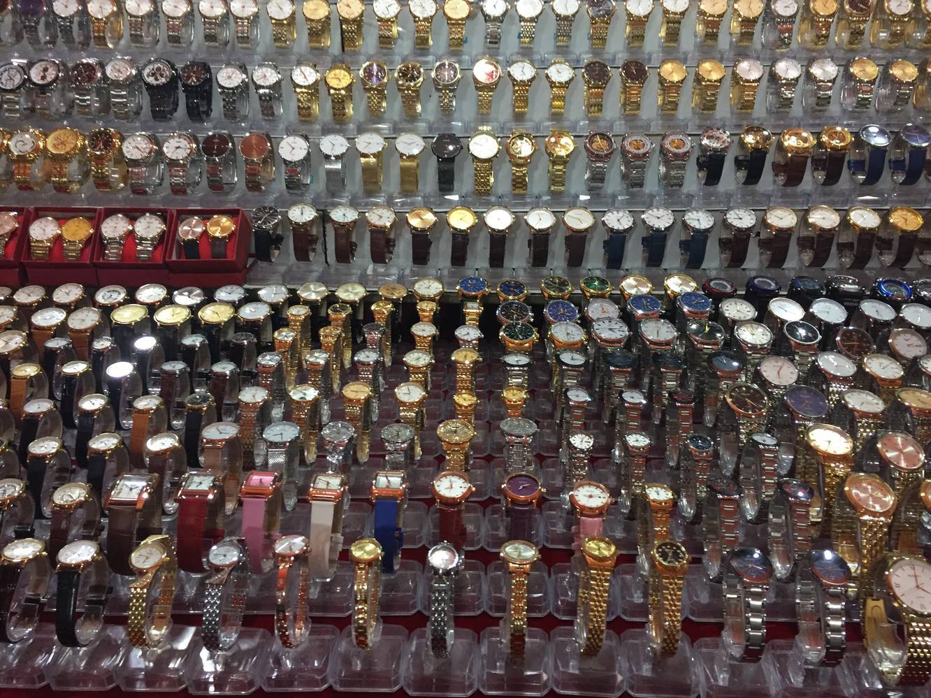 dong ho co trung quoc gia