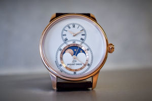 dong ho jaquet droz mat trang bang vang