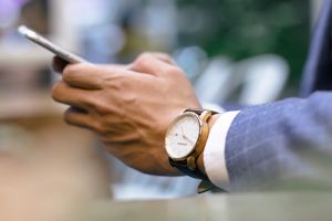 top-10-thuong-hieu-dong-ho-co-anh-huong-nhat-tren-facebook