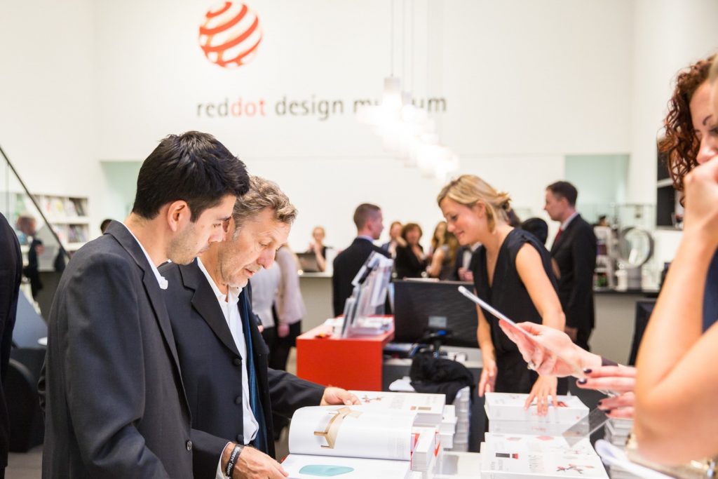 giải thưởng quốc tế cho đồng hồ - Red Dot Award