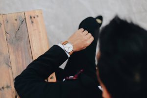 đồng hồ nam giá khoảng 3 triệu dây da