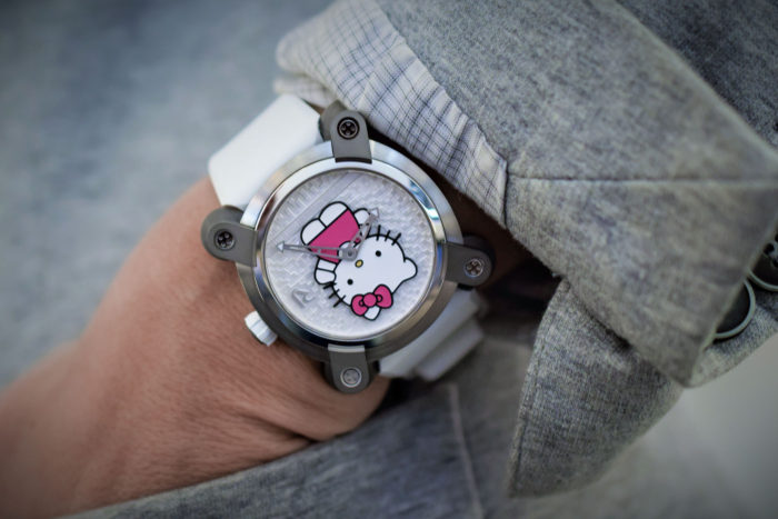 Bản tin 360 độ đồng hồ số 1: Đồng hồ Hello Kitty hơn 400 triệu siêu dễ thương 1 dong ho moi