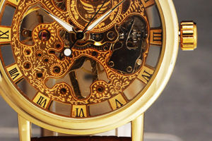 dong ho nam co lo may