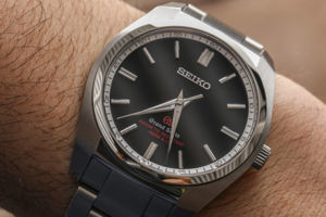 dong ho co co chay pin khong