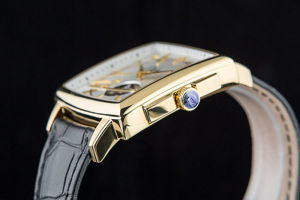 L'Duchen đồng hồ nam ở Cần Thơ