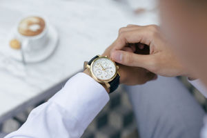 đồng hồ dây cá sấu Hà Nội