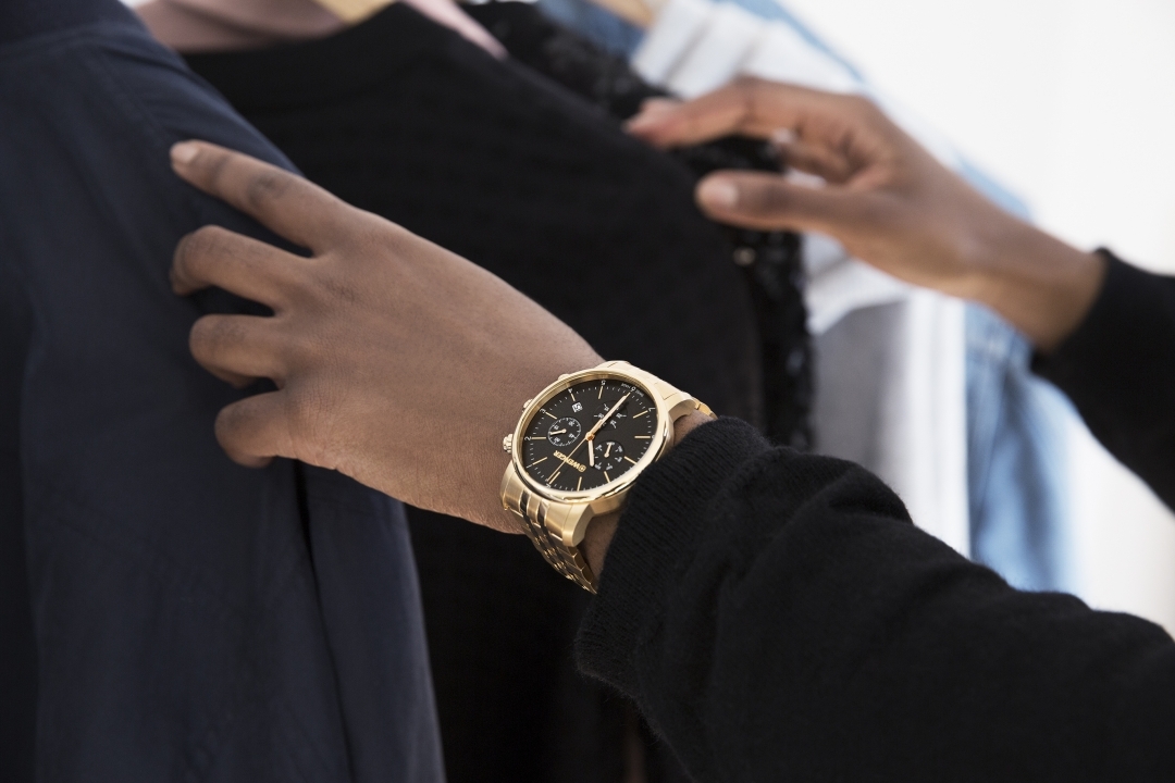 dây đồng hồ kim loại đen hiệu Wenger