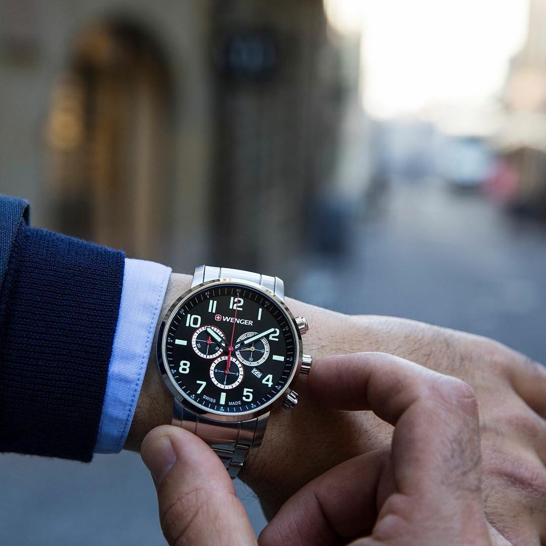 đồng hồ Wenger dây kim loại