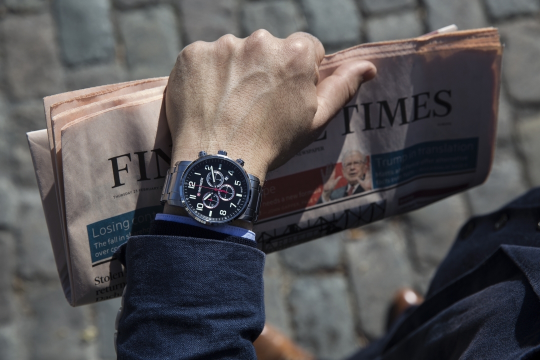 đồng hồ Wenger dây kim loại