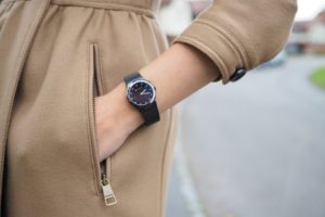 Đồng hồ nữ bản to