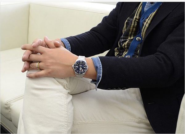 hạn chế đồng hồ nam dây kim loại