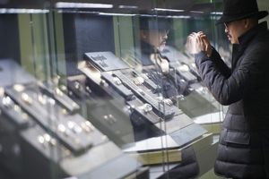 Gợi ý không thể bỏ qua khi mua đồng hồ nam chính hãng tại Hà Nội