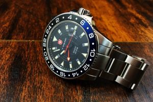 dong ho co quan doi 1