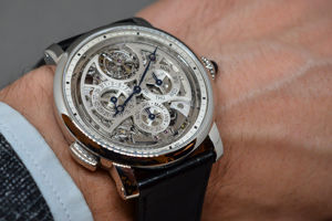 đồng hồ skeleton độc đáo